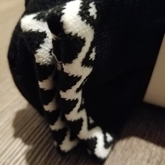 NWT H&M 7 pairs black crew socks w/designs Sz 2-4 - Picture 10 of 10